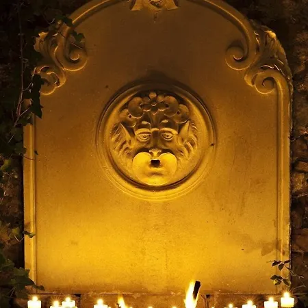 Antiq Palace - Historic Of Europe