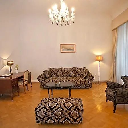 Antiq Palace - Historic Of Europe فندق