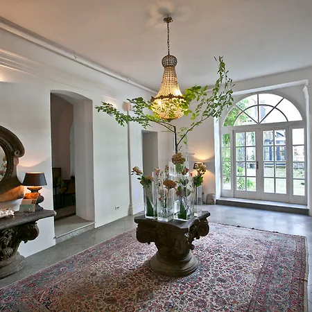 Antiq Palace - Historic Of Europe