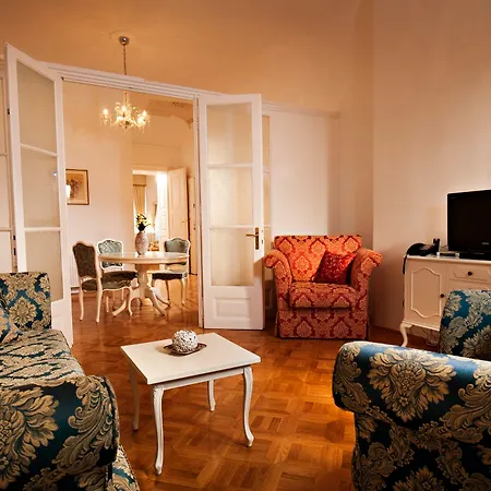 Antiq Palace - Historic Of Europe Λιουμπλιάνα
