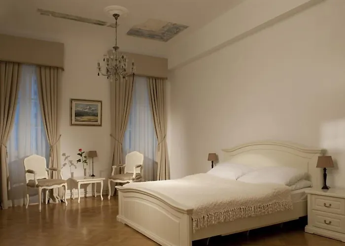 Antiq Palace - Historic Of Europe 3*