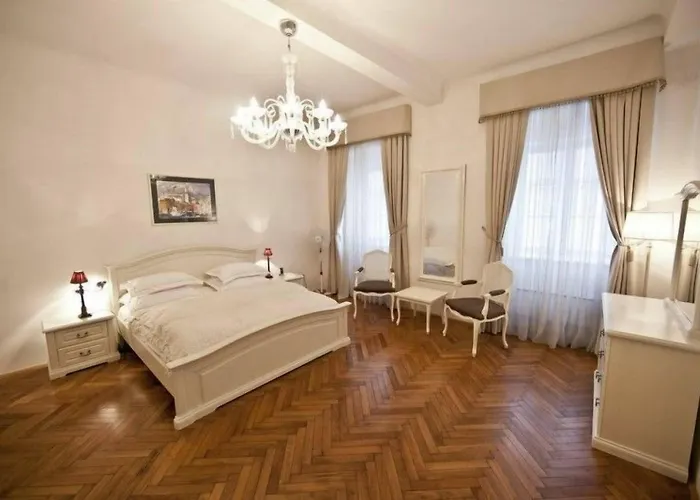 Antiq Palace - Historic Of Europe 3*