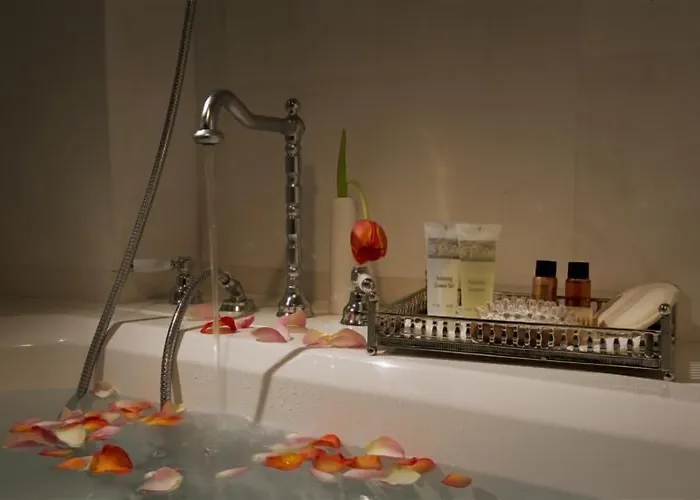 Antiq Palace - Historic Of Europe Hotell