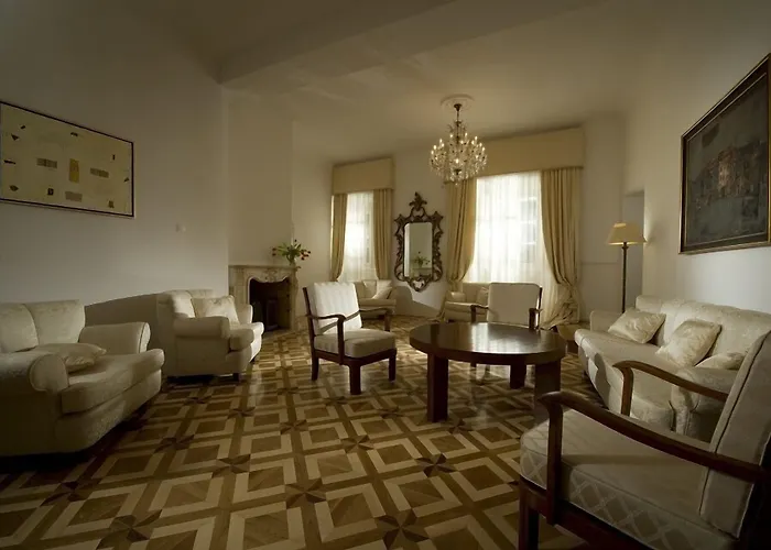 Antiq Palace - Historic Of Europe Hotell