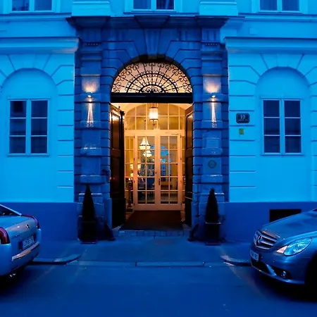Antiq Palace - Historic Of Europe Hotel 3*